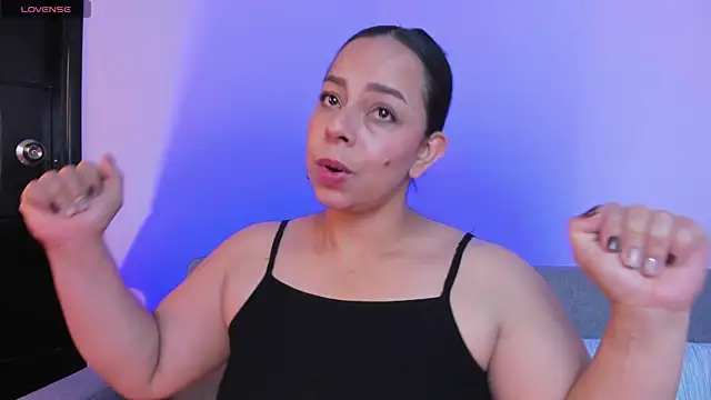 Snapshot of jimena_chic1 chatting on 06-26-26, 08:24 jimena chic1 online show from 06-26-26, 08:24