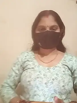 Pooja bhabhi00 online show from 01-12-26, 03:39