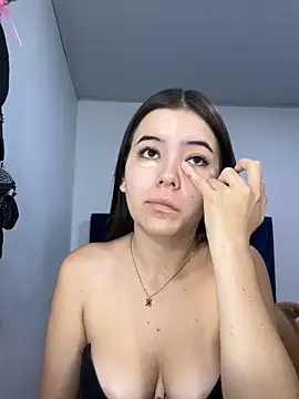 Snapshot of Alice_Kitsu chatting on 11-27-25, 10:06 Alice Kitsu online show from 11-27-25, 10:06