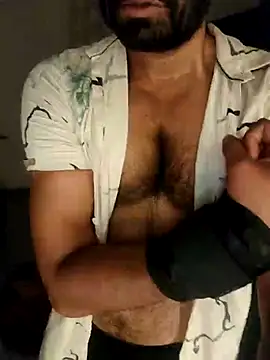 Snapshot of Amit22122 chatting on 06-24-26, 03:49 Amit22122 online show from 06-24-26, 03:49