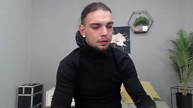 Snapshot of KaneHunter chatting on 12-03-25, 10:08 KaneHunter online show from 12-03-25, 10:08