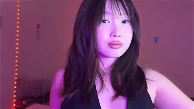 Snapshot of darsywhispers chatting on 11-28-25, 12:30 darsywhispers online show from 11-28-25, 12:30