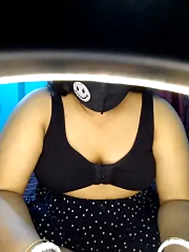 Snapshot of priya2098 chatting on 04-20-26, 06:42 priya2098 online show from 04-20-26, 06:42