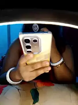 Snapshot of priya2098 chatting on 06-18-26, 05:50 priya2098 online show from 06-18-26, 05:50