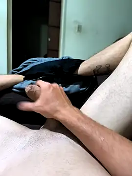 Snapshot of daniellDT chatting on 12-15-25, 02:38 daniellDT online show from 12-15-25, 02:38