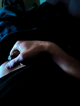 Snapshot of daniellDT chatting on 12-18-25, 01:00 daniellDT online show from 12-18-25, 01:00