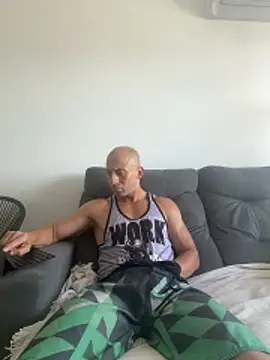 Russo41rj online show from 12-22-25, 02:58