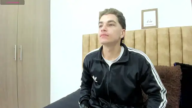 Snapshot of AUSTIN-PRRR chatting on 12-01-25, 01:38 AUSTIN-PRRR online show from 12-01-25, 01:38