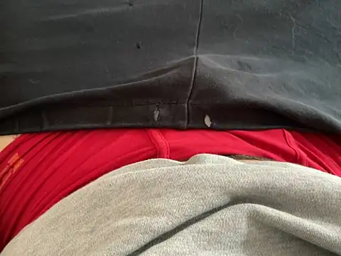 erdestruttor18 online show from 03-10-26, 07:24