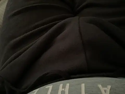 erdestruttor18 online show from 04-17-26, 12:41