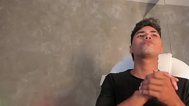 Simon Pernia online show from 11-28-25, 06:54