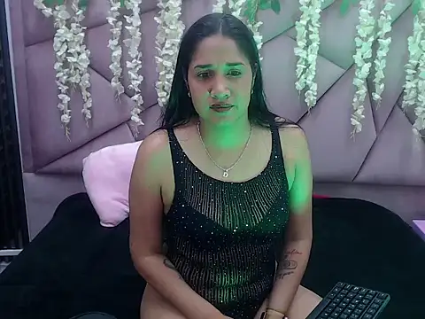 Snapshot of seleneRose69 chatting on 11-29-25, 03:53 seleneRose69 online show from 11-29-25, 03:53