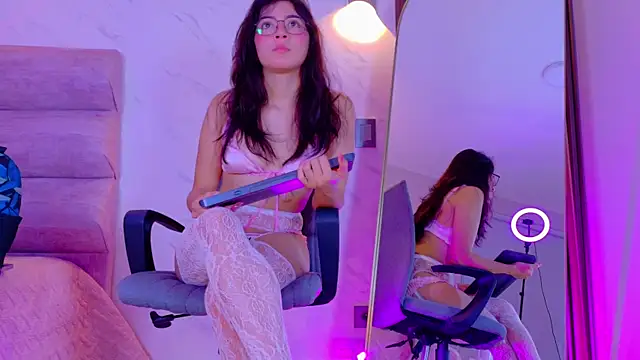 Mia Cullen online show from 02-04-26, 12:22