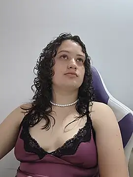 Snapshot of Alana_444 chatting on 06-26-26, 03:00 Alana 444 online show from 06-26-26, 03:00