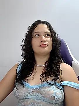 Snapshot of Alana_444 chatting on 08-05-26, 02:58 Alana 444 online show from 08-05-26, 02:58