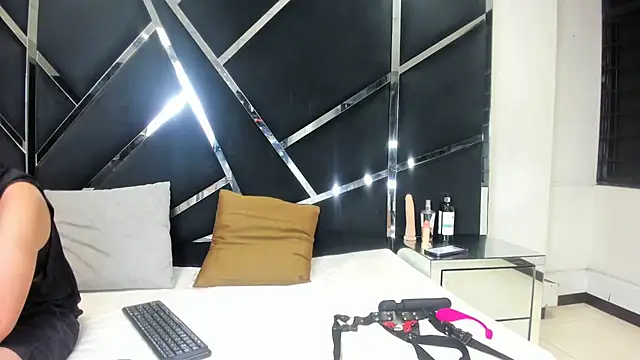 Alyssa Noah online show from 04-16-26, 02:34