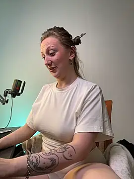 Snapshot of Helga_vibe chatting on 07-18-26, 02:10 Helga vibe online show from 07-18-26, 02:10