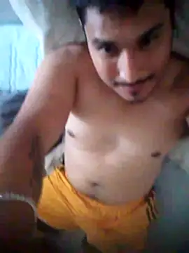 Snapshot of cristian112090 chatting on 06-13-26, 02:48 cristian112090 online show from 06-13-26, 02:48
