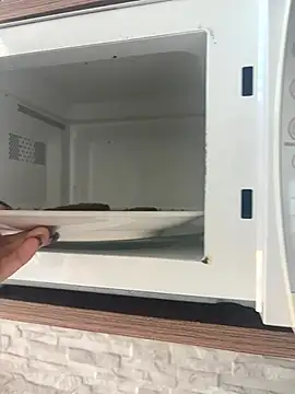 uzum model online show from 11-28-25, 06:21