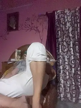 Snapshot of Saxymood1111 chatting on 04-01-26, 05:43 Saxymood1111 online show from 04-01-26, 05:43