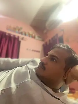 Snapshot of Saxymood1111 chatting on 04-13-26, 01:27 Saxymood1111 online show from 04-13-26, 01:27