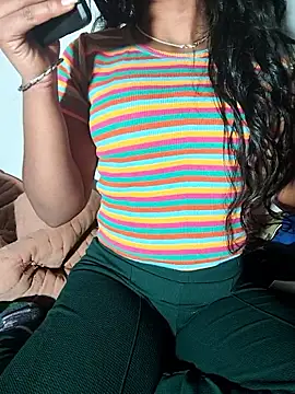 Snapshot of pooja199 chatting on 01-16-26, 06:45 pooja199 online show from 01-16-26, 06:45