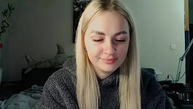 Snapshot of Whitehex666 chatting on 11-30-25, 04:44 Whitehex666 online show from 11-30-25, 04:44