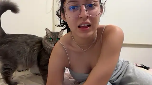 Alicatcua  online show from 05-08-26, 03:56