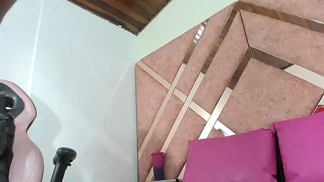 Snapshot of Valeria_gil_ chatting on 02-12-26, 03:23 Valeria gil online show from 02-12-26, 03:23