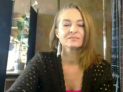 Soniakiss online show from 03-29-26, 01:44