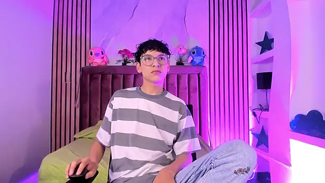 SthepanodiMonaco online show from 12-05-25, 07:21