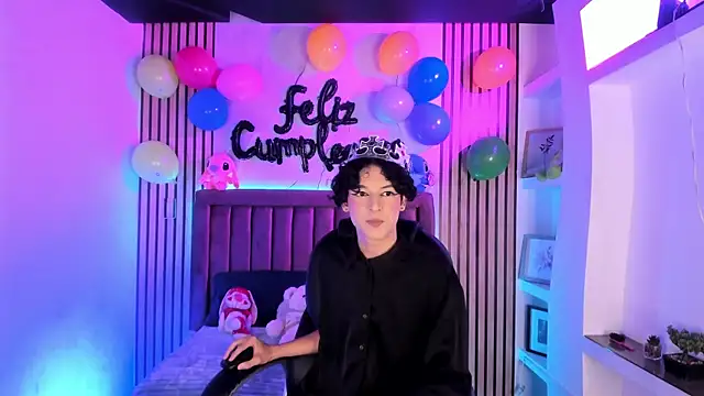 SthepanodiMonaco online show from 04-10-26, 03:12