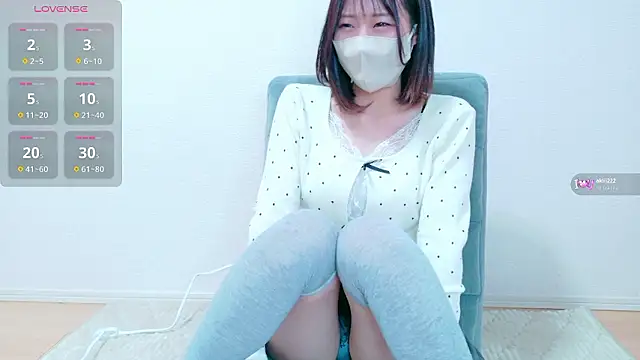 Snapshot of LUNA_BABY25 chatting on 12-16-25, 02:05 LUNA BABY25 online show from 12-16-25, 02:05