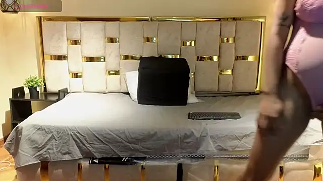 Snapshot of _Caroline34 chatting on 03-20-26, 10:20 Caroline34 online show from 03-20-26, 10:20