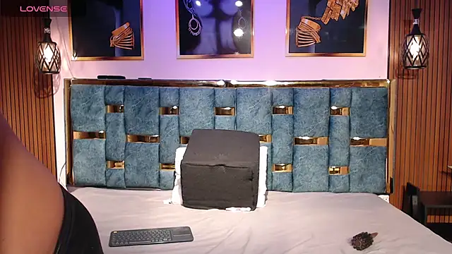 Snapshot of _Caroline34 chatting on 04-01-26, 10:49 Caroline34 online show from 04-01-26, 10:49