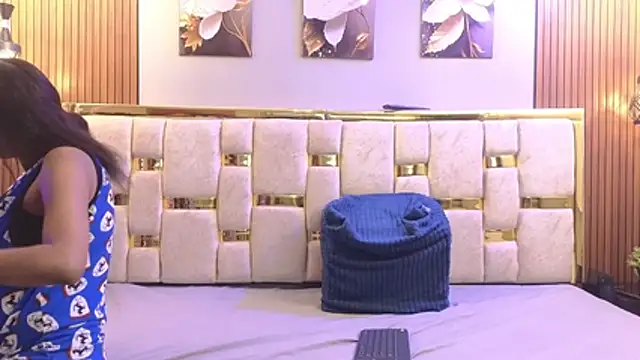 Snapshot of _Caroline34 chatting on 04-08-26, 10:26 Caroline34 online show from 04-08-26, 10:26