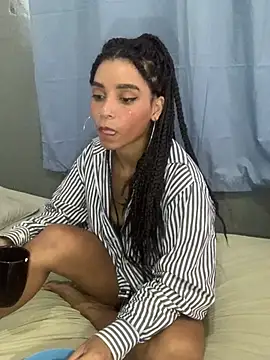 Snapshot of Lillith_Bloom chatting on 02-25-26, 02:27 Lillith Bloom online show from 02-25-26, 02:27