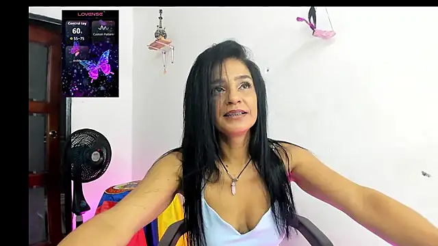 Snapshot of sweetCatallina chatting on 07-10-26, 12:41 sweetCatallina online show from 07-10-26, 12:41