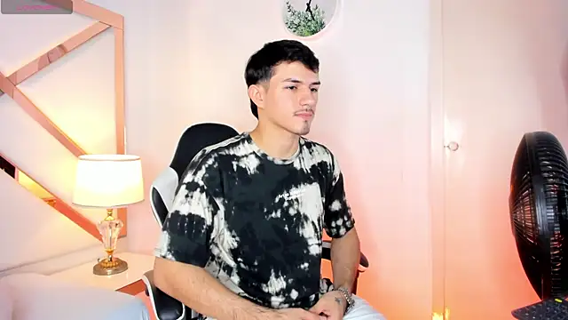 Snapshot of Justin_duque chatting on 11-29-25, 07:39 Justin duque online show from 11-29-25, 07:39