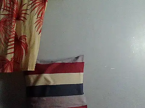 Snapshot of lovePussy_Cat chatting on 12-22-25, 12:24 lovePussy Cat online show from 12-22-25, 12:24