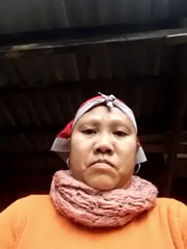 Snapshot of LeoPet2x chatting on 02-04-26, 09:26 LeoPet2x online show from 02-04-26, 09:26