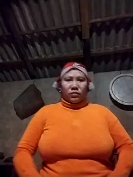 Snapshot of LeoPet2x chatting on 02-07-26, 05:27 LeoPet2x online show from 02-07-26, 05:27