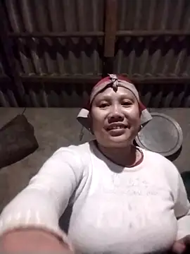 Snapshot of LeoPet2x chatting on 02-12-26, 01:50 LeoPet2x online show from 02-12-26, 01:50