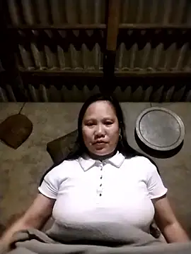 Snapshot of LeoPet2x chatting on 02-18-26, 04:14 LeoPet2x online show from 02-18-26, 04:14