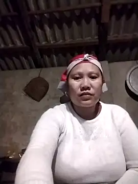 Snapshot of LeoPet2x chatting on 02-21-26, 04:41 LeoPet2x online show from 02-21-26, 04:41