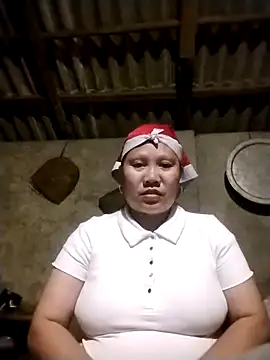 Snapshot of LeoPet2x chatting on 02-24-26, 05:55 LeoPet2x online show from 02-24-26, 05:55