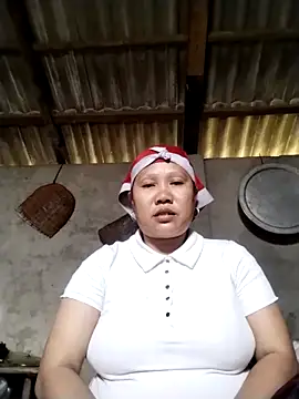 Snapshot of LeoPet2x chatting on 02-25-26, 06:01 LeoPet2x online show from 02-25-26, 06:01