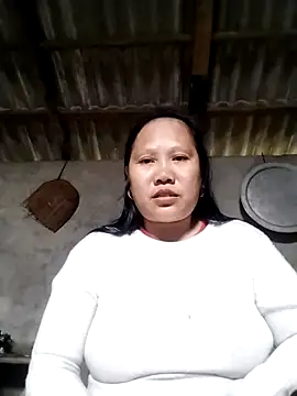 Snapshot of LeoPet2x chatting on 02-27-26, 06:35 LeoPet2x online show from 02-27-26, 06:35