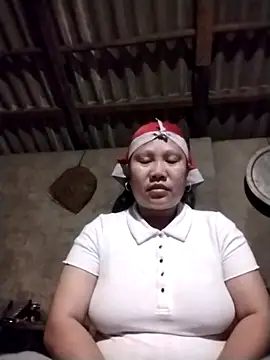 Snapshot of LeoPet2x chatting on 02-27-26, 11:05 LeoPet2x online show from 02-27-26, 11:05