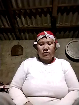 Snapshot of LeoPet2x chatting on 03-04-26, 04:46 LeoPet2x online show from 03-04-26, 04:46